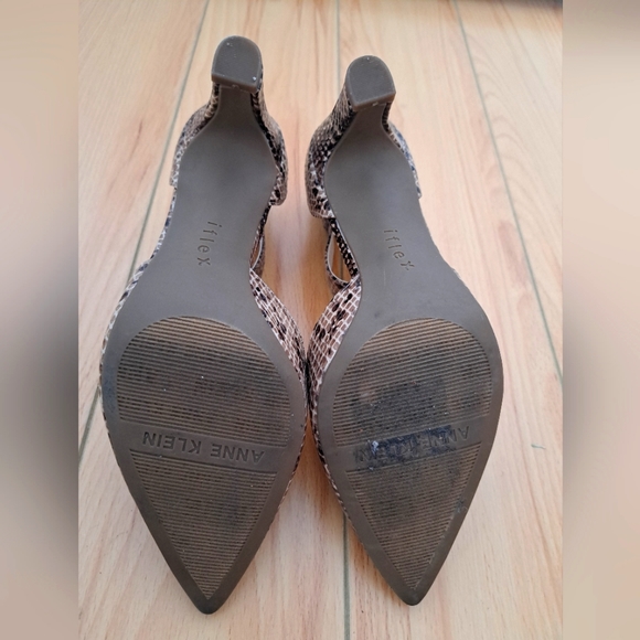 Anne Klein SZ 5.5 AKKNELL Tan Beige Stilletto Heels Point Toe Snakeskin EUC - Picture 6 of 7